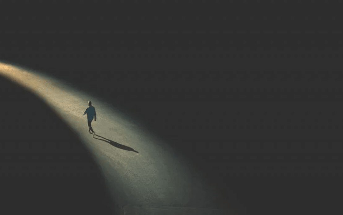 Lasă în urmă trecutul pentru a face loc prezentului