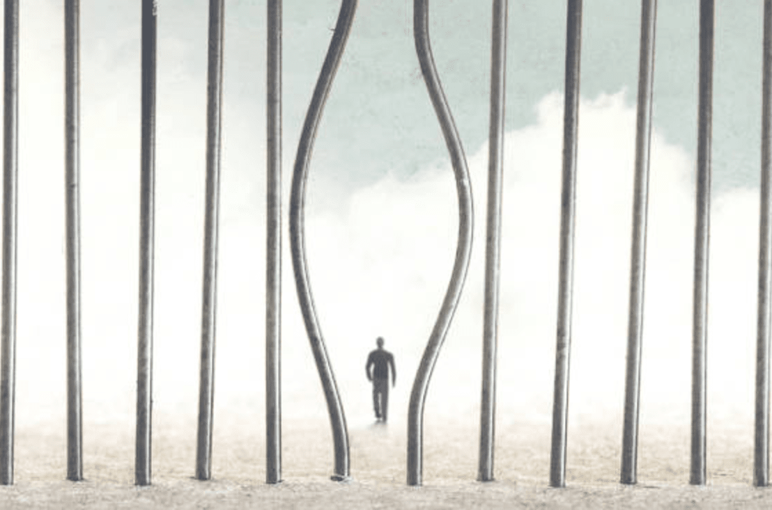 Ridică-te, distanțează-te